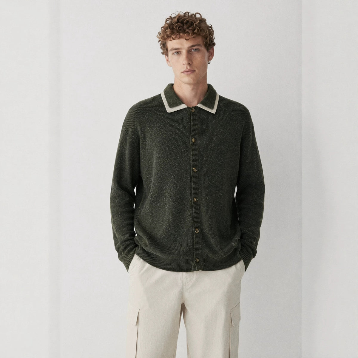 Men's collar long sleeved sweater