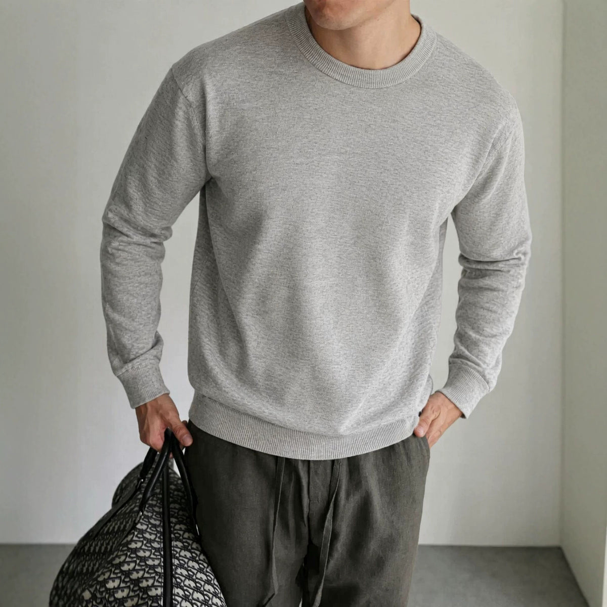 Loose round neck long sleeved sweater