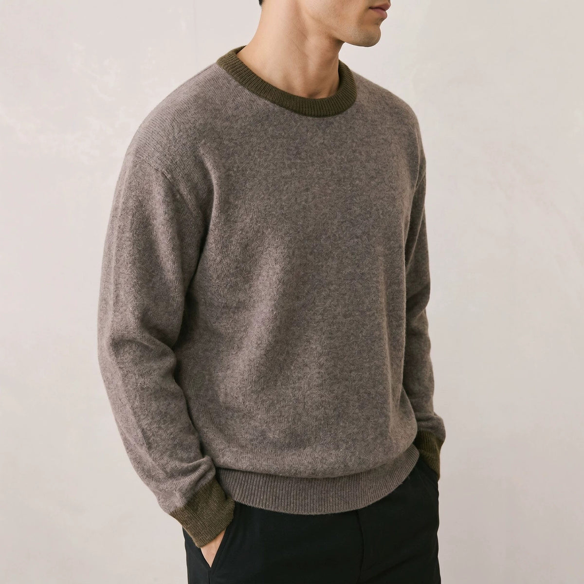 Color blocking loose round neck long sleeved sweater