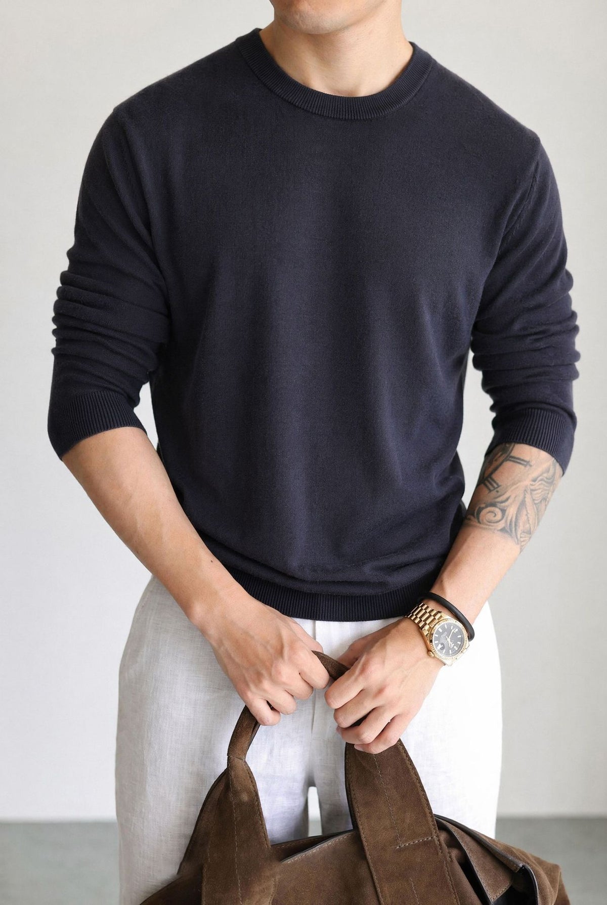 Loose round neck long sleeved sweater