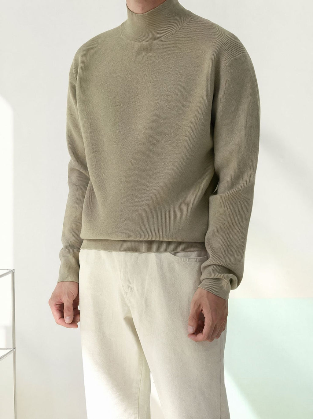 Half high neck long sleeved pullover sweater