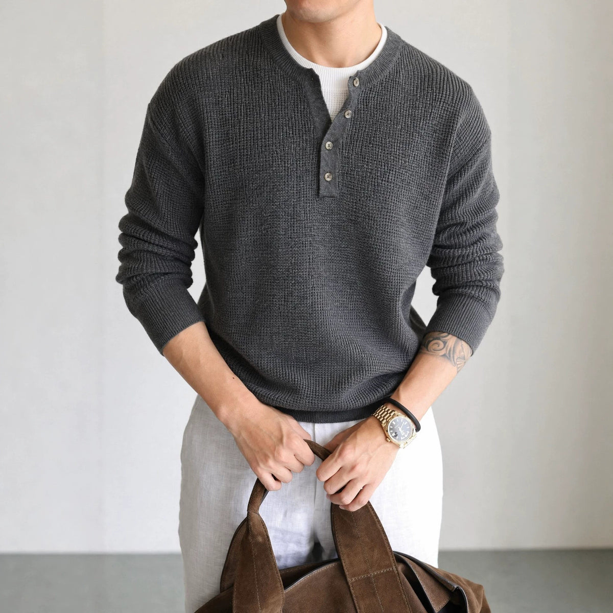 Round neck long sleeved pullover sweater