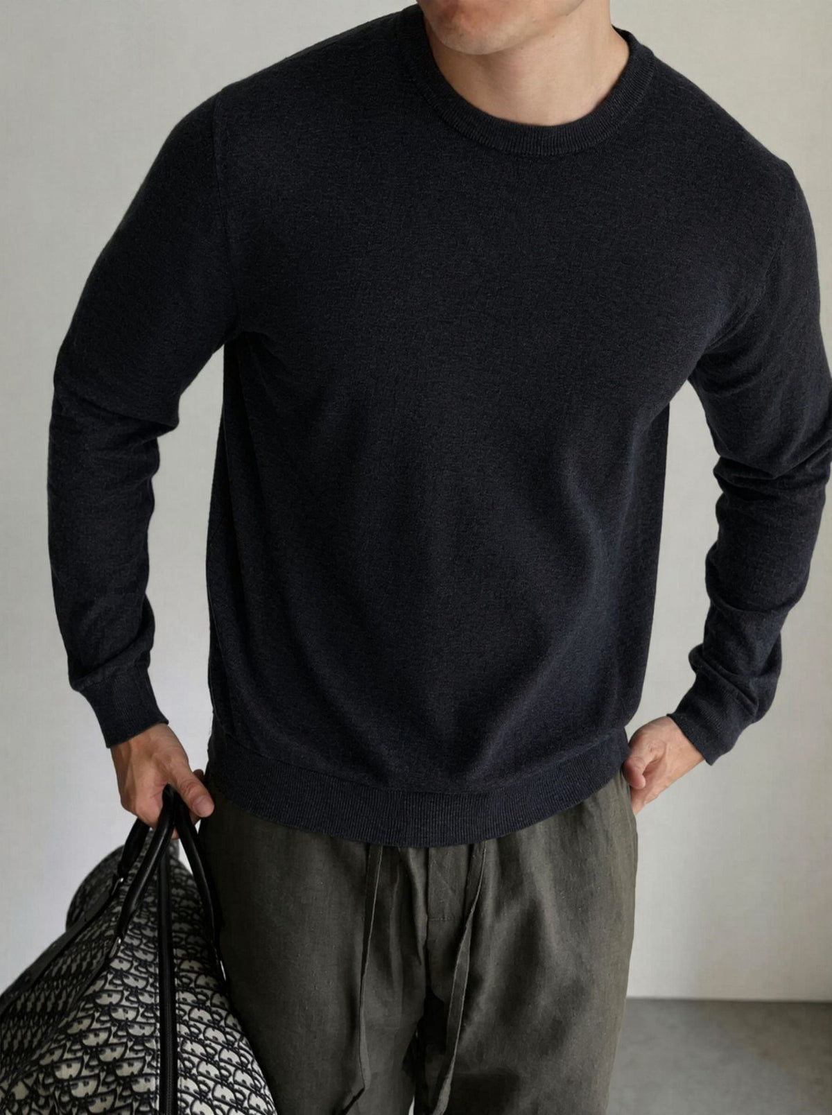 Loose round neck long sleeved sweater