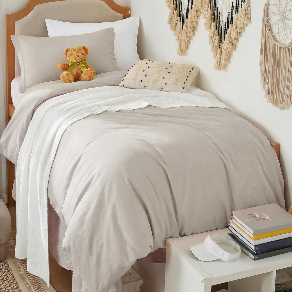 Bedsure Prewashed Duvet Cover Queen, Bedding Set with Zipper Closure, White