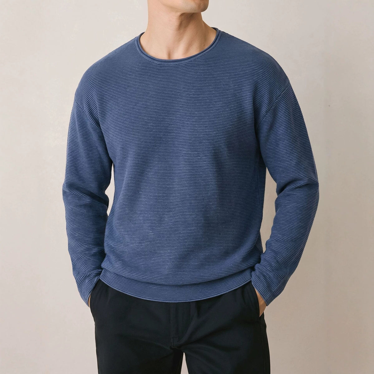 Round neck slim fit long sleeved sweater