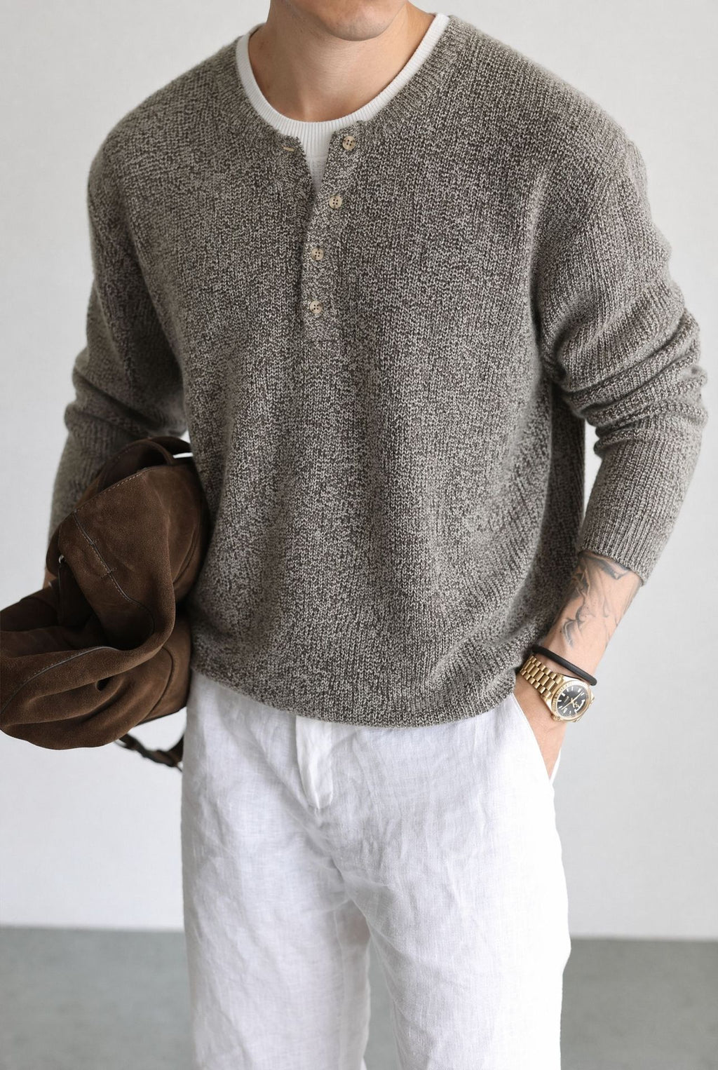 Round neck long sleeved pullover sweater