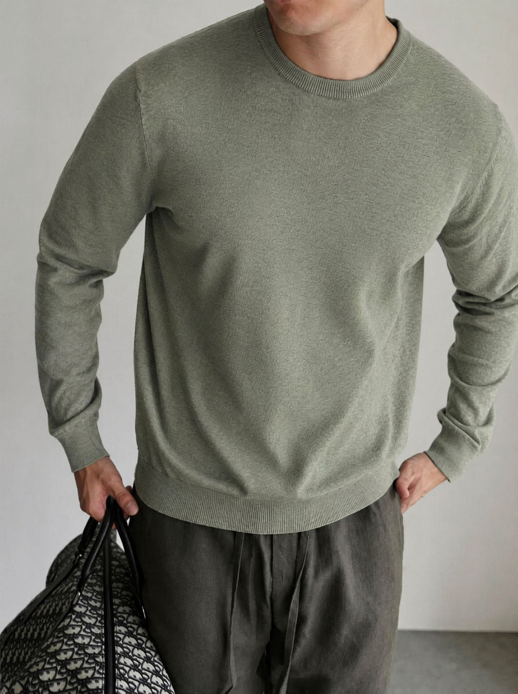 Loose round neck long sleeved sweater